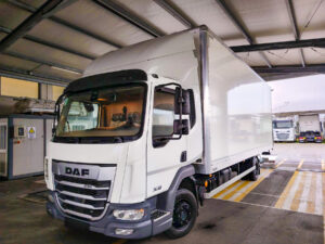 DAF XB 230 Motrice con sponda Idraulica battente